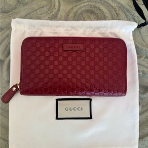 ❤️‍🔥 Gucci Micro GG Red Leather Zip Around Wallet w/ Dust Bag – Like New